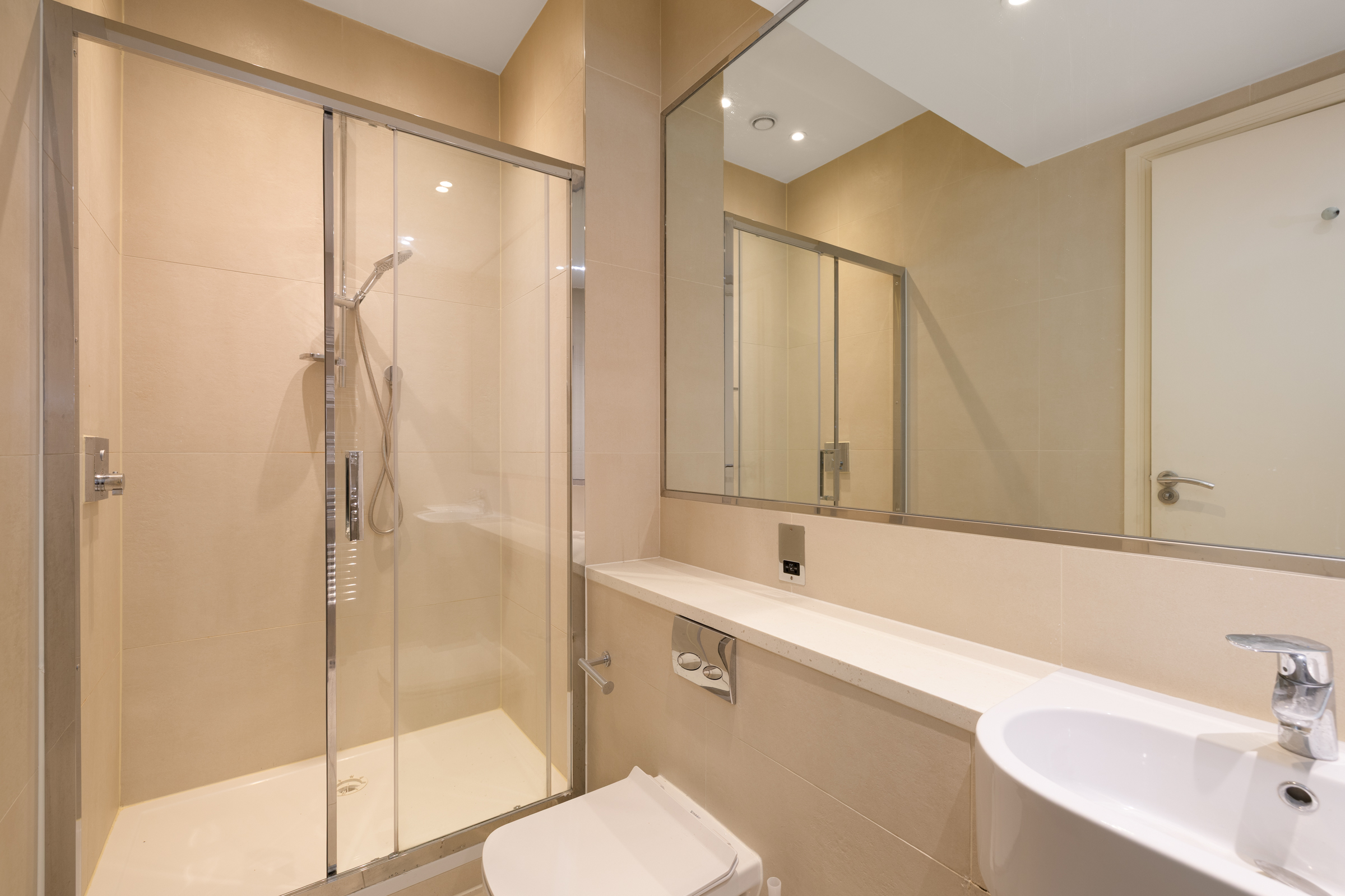  A Contemporary Chelsea House with Private Parking - 物件實景