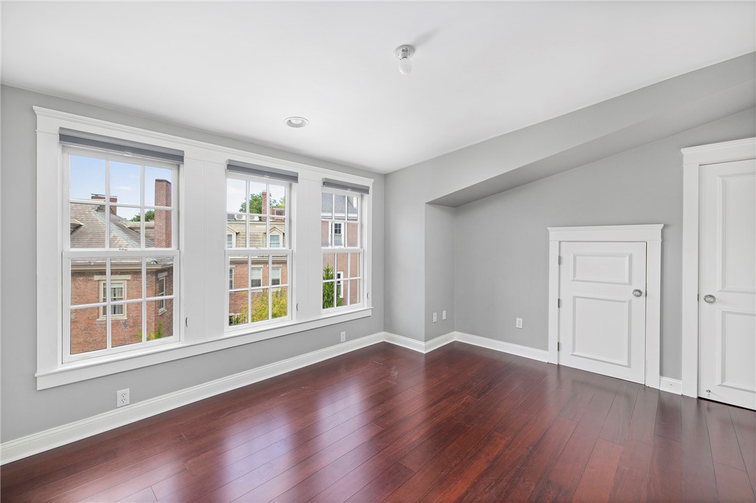 Providence, Rhode Island, 02903, United States, 2 Bedrooms Bedrooms, ,2 BathroomsBathrooms,Residential,For Sale,1868590