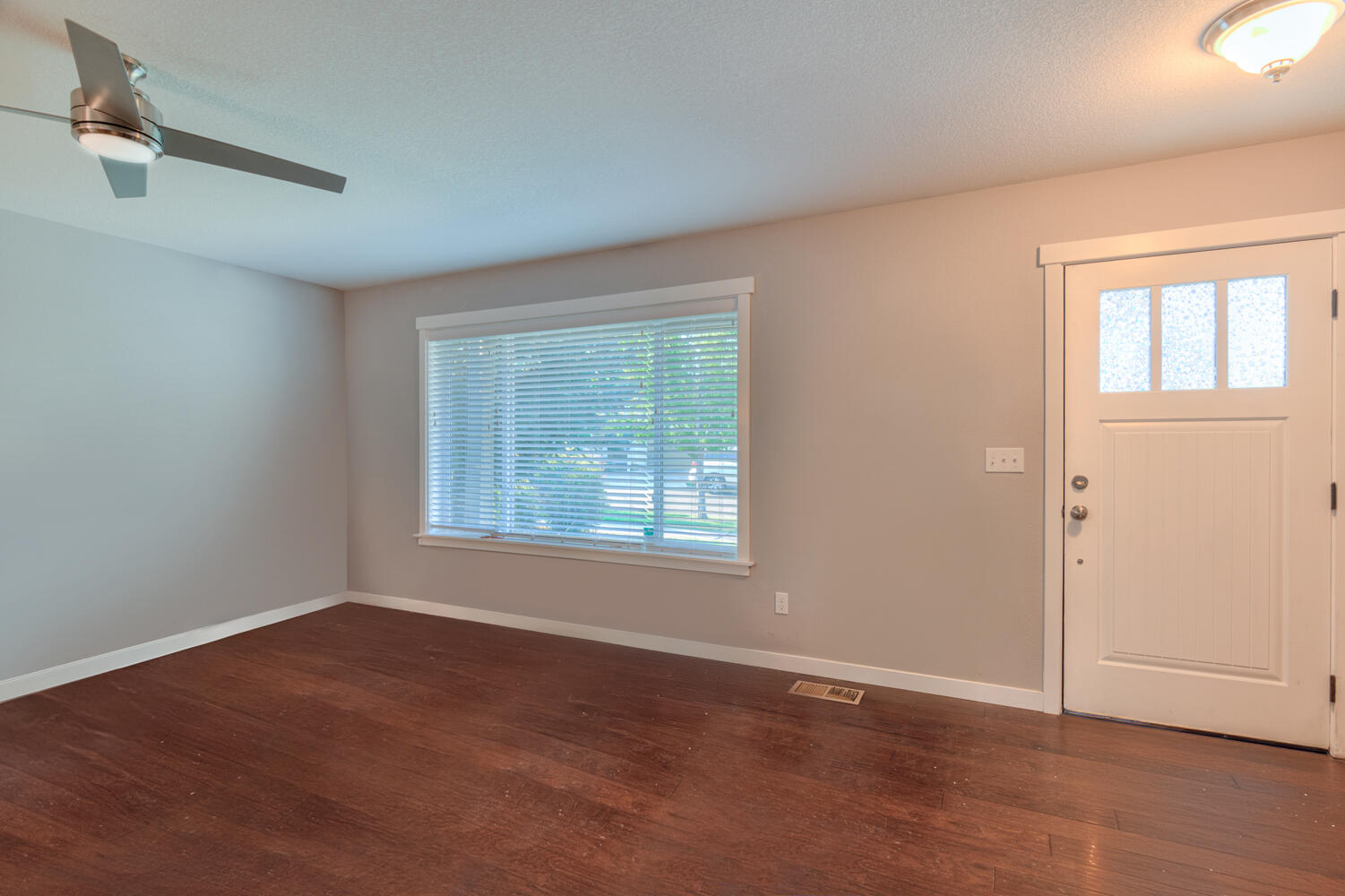 Bend, Oregon, 97701, United States, 3 Bedrooms Bedrooms, ,3 BathroomsBathrooms,Residential,For Sale,1999199