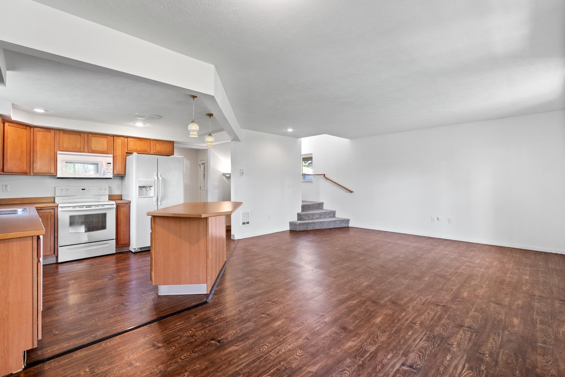 Mead, Washington, 99021, United States, ,Residential,For Sale,1936912