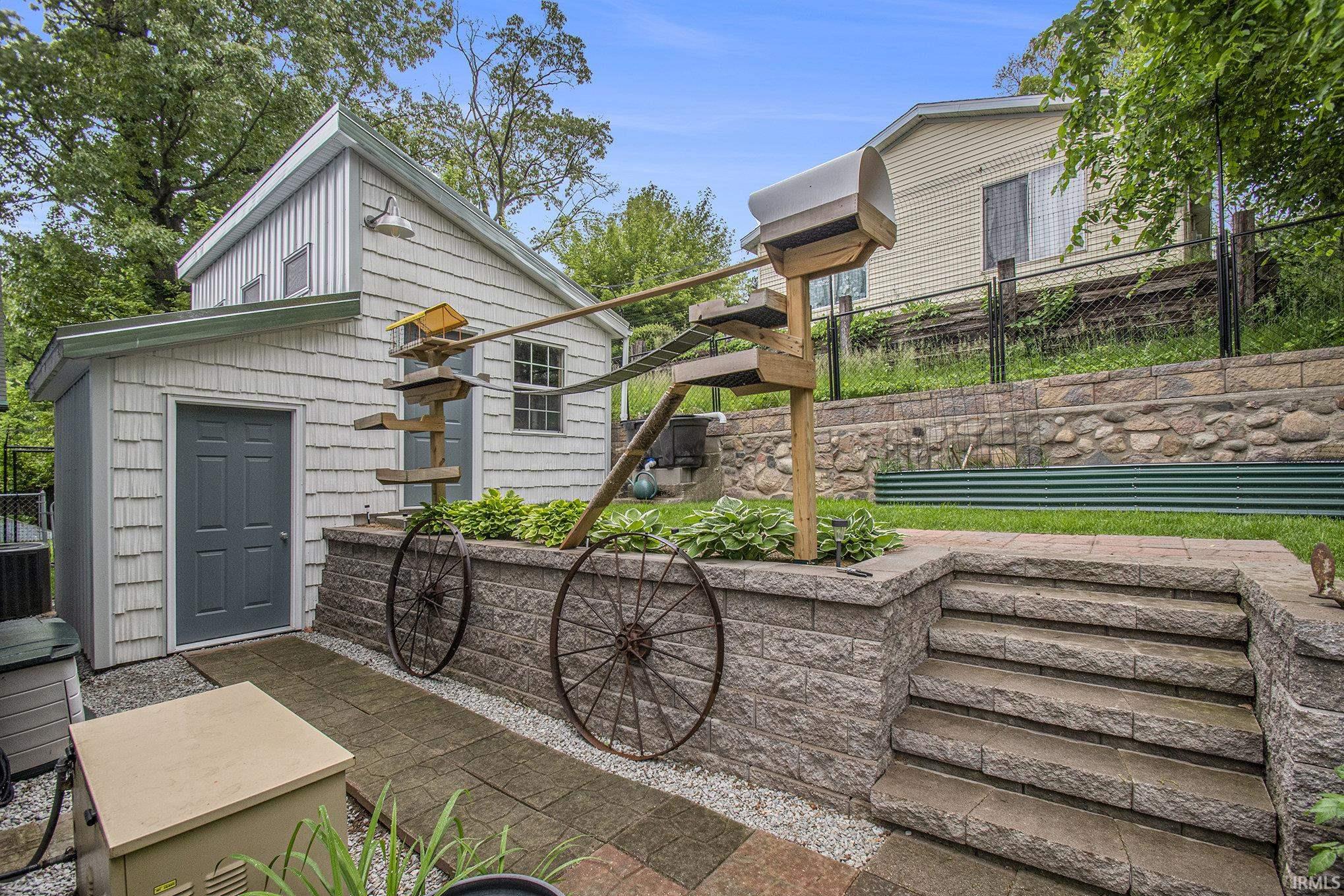 Shipshewana, Indiana, 46565, United States, 2 Bedrooms Bedrooms, ,3 BathroomsBathrooms,Residential,For Sale,1982813