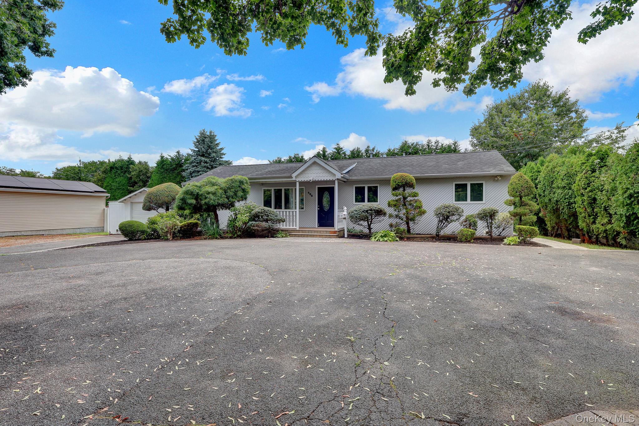  466 W 4th Street, West Islip, NY, 11795 - 物件實景