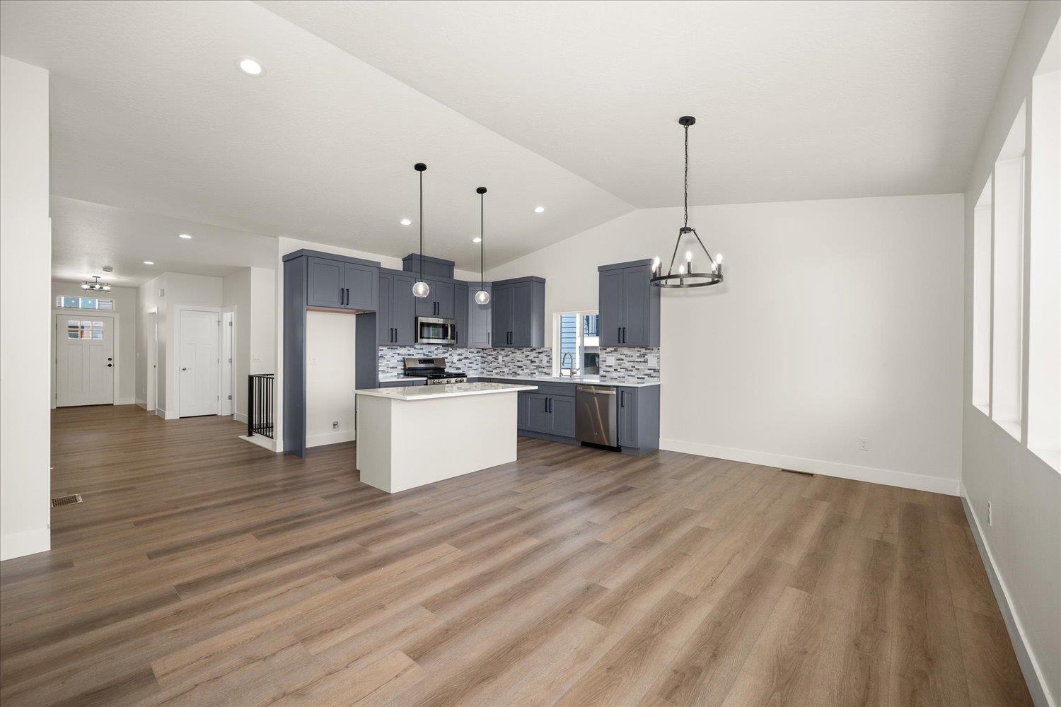 Spokane, Washington, 99208, United States, 4 Bedrooms Bedrooms, ,3 BathroomsBathrooms,Residential,For Sale,1940467
