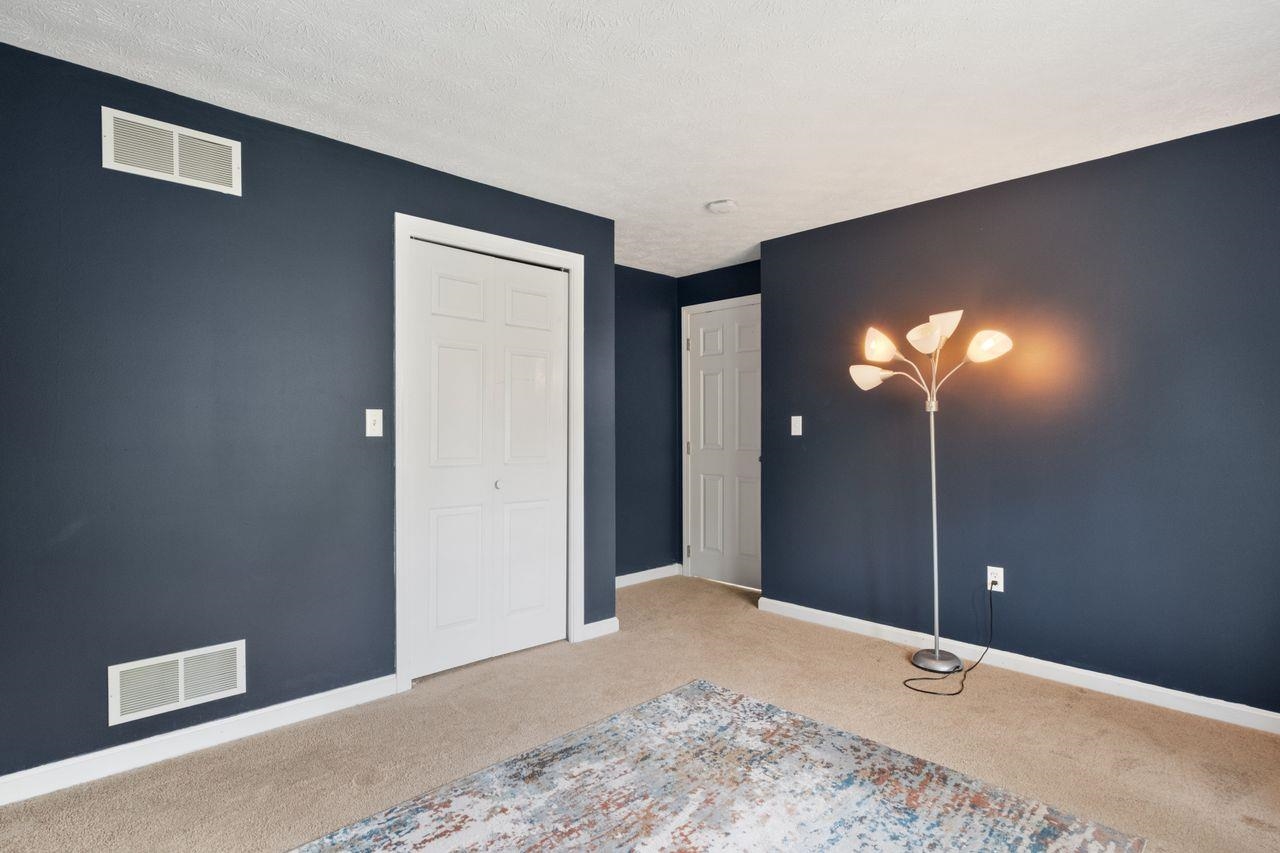 Hudson, New Hampshire, 03051, United States, 3 Bedrooms Bedrooms, ,2 BathroomsBathrooms,Residential,For Sale,1940270