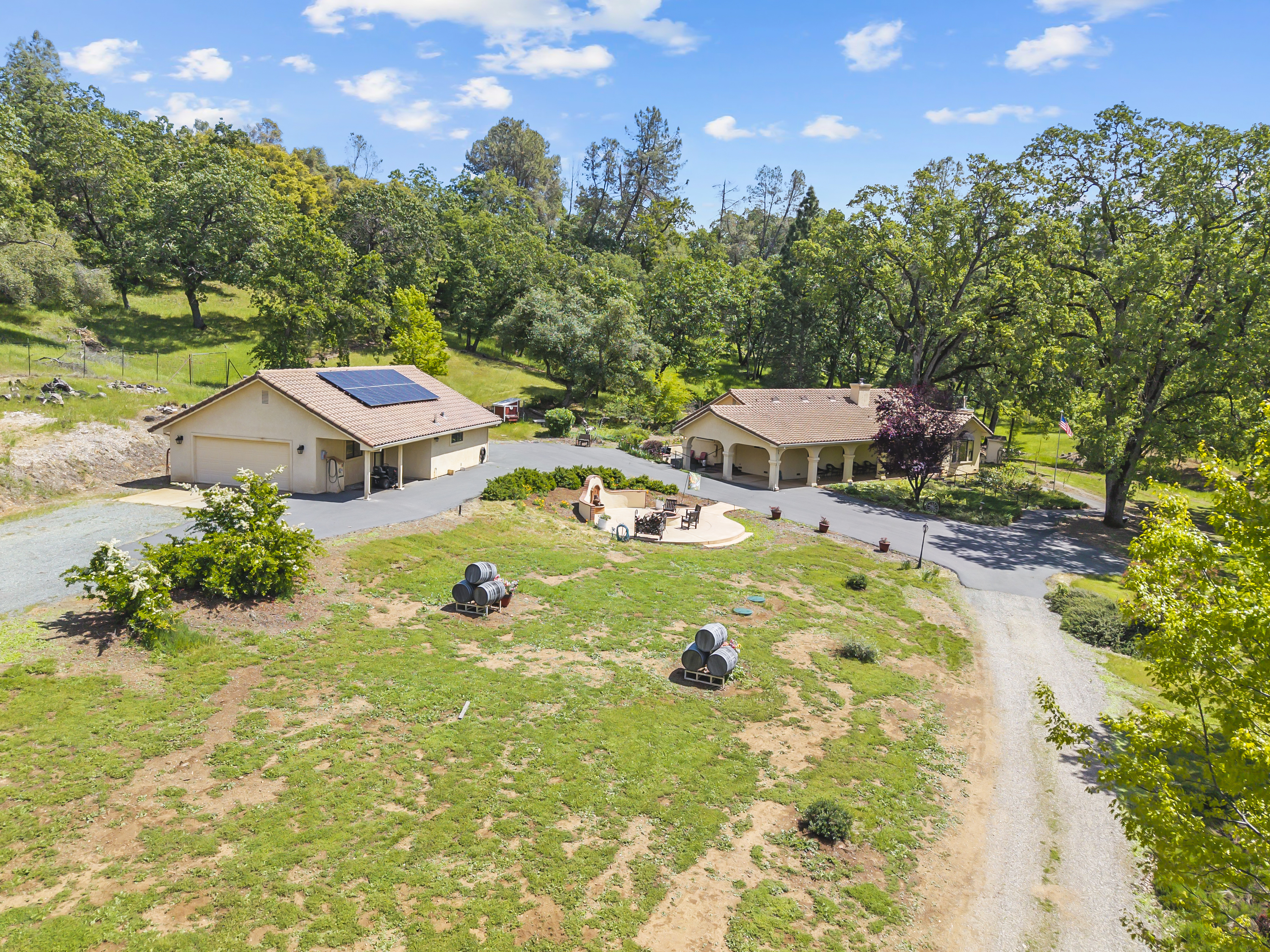  21 Acres - Gated - Renovated - 物件實景