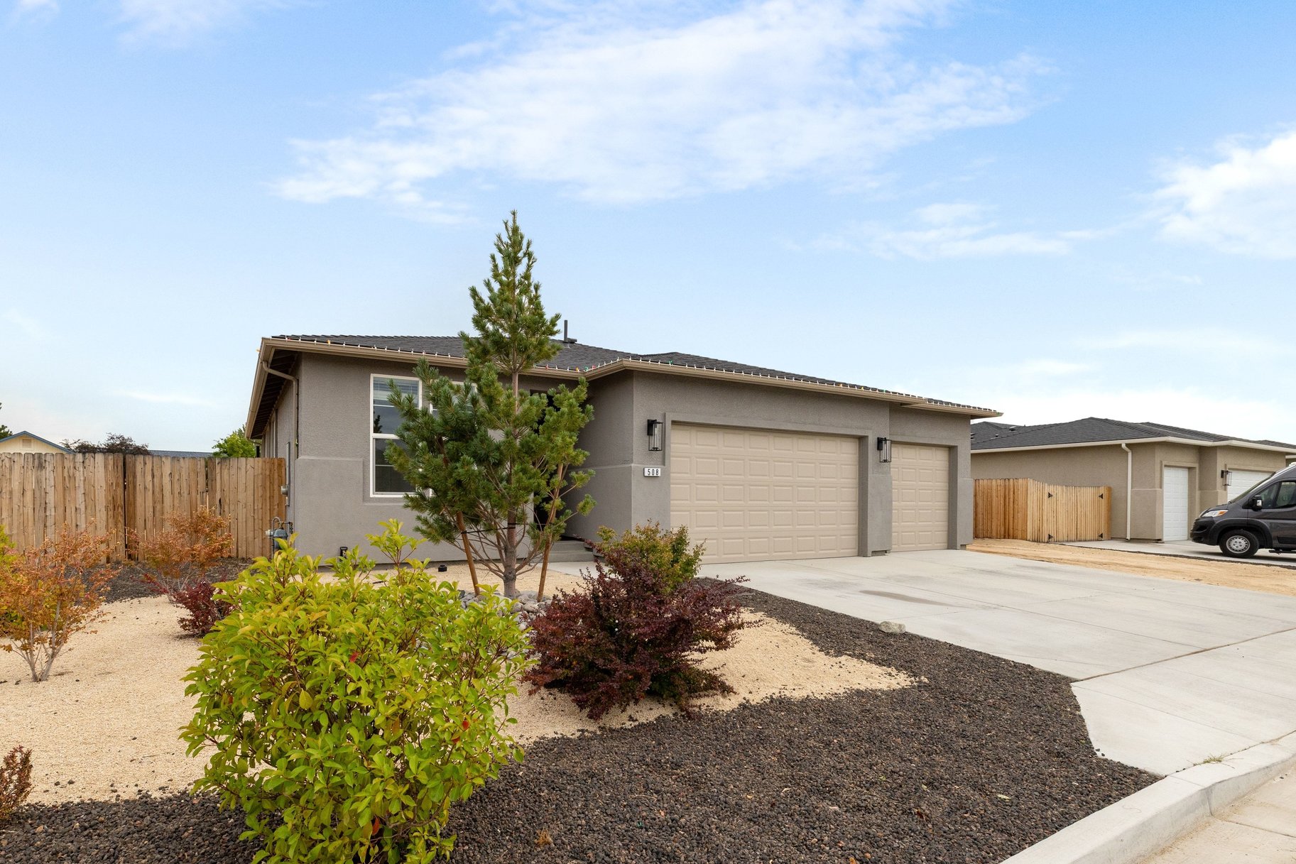  Built in 2020, Room for Everything: RV Parking Meets Big Backyard in Sparks - 物件實景