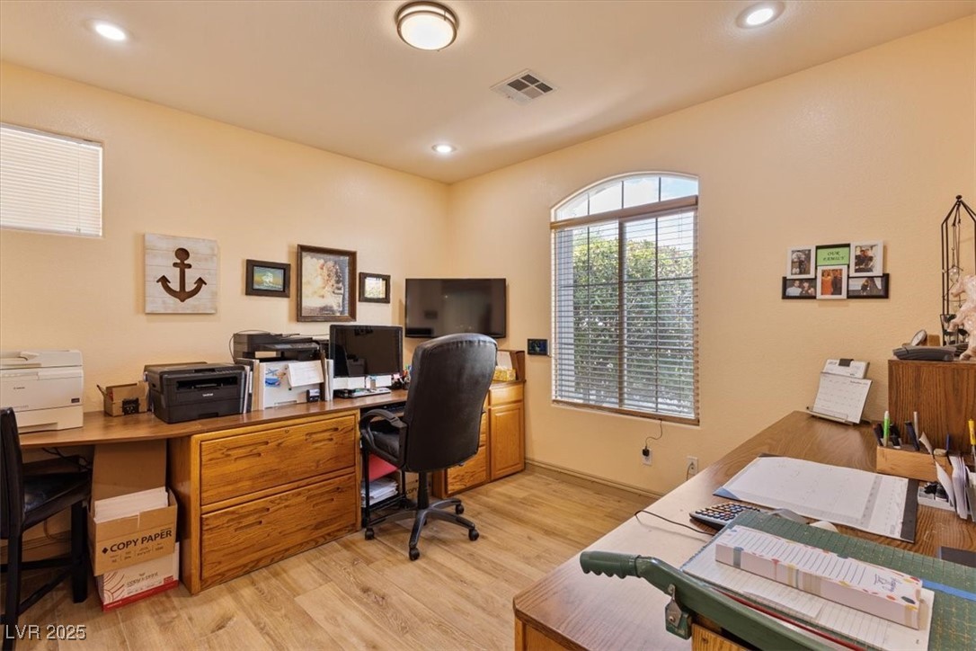 Las Vegas, Nevada, 89148, United States, 3 Bedrooms Bedrooms, ,2 BathroomsBathrooms,Residential,For Sale,1941035