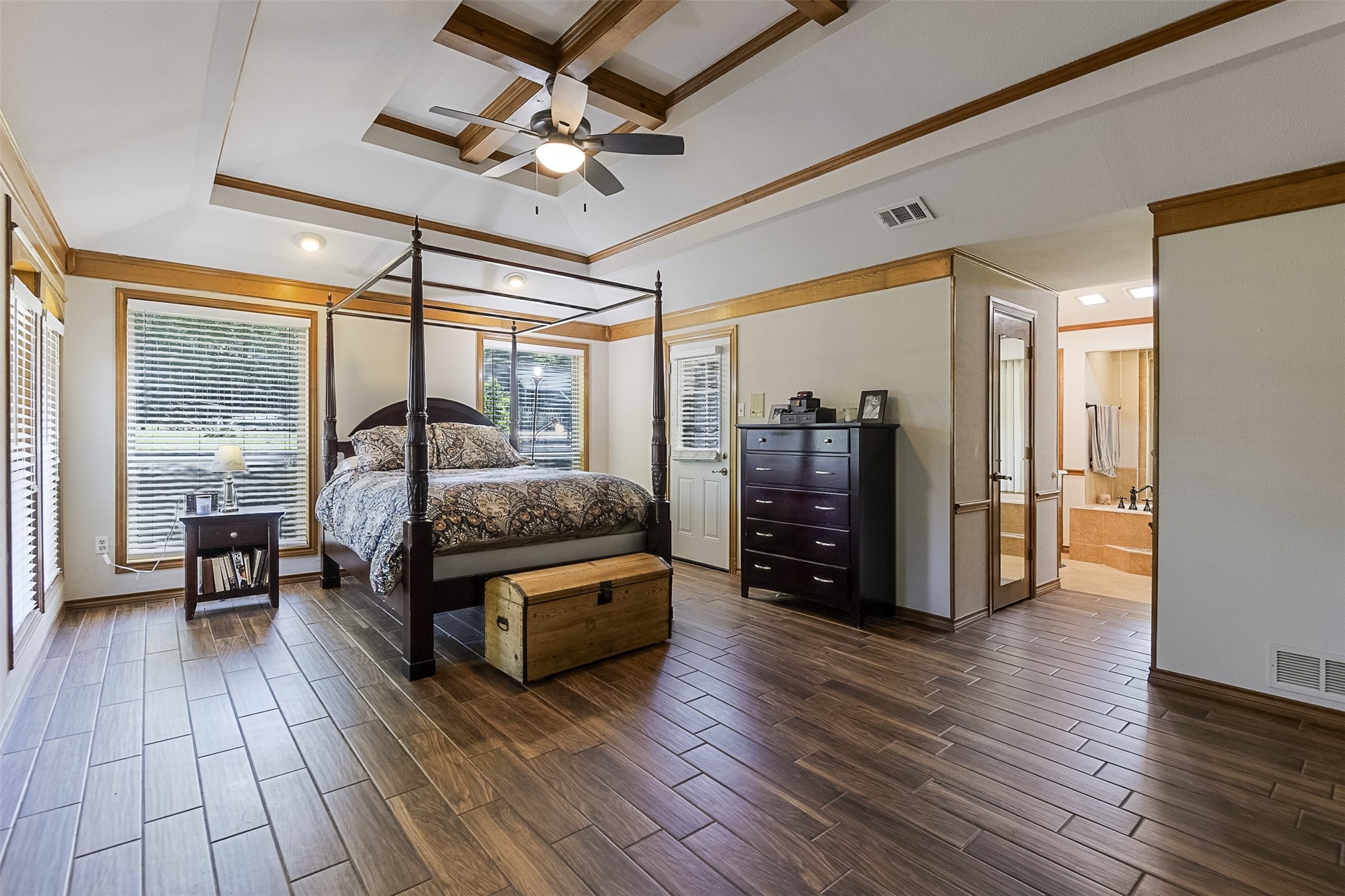Ovilla, Texas, 75154, United States, 3 Bedrooms Bedrooms, ,4 BathroomsBathrooms,Residential,For Sale,1866219
