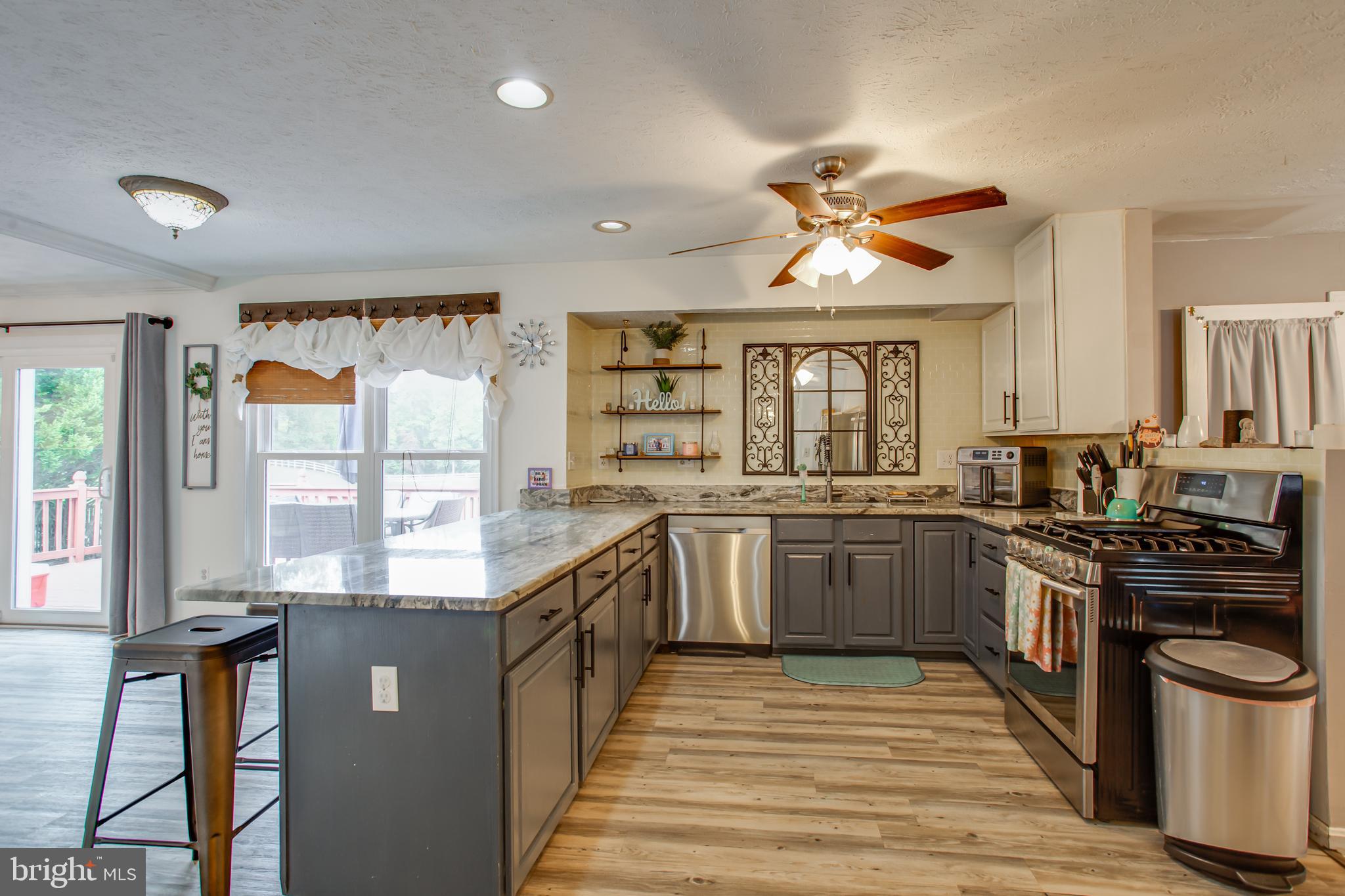 Waldorf, Maryland, 20601, United States, 5 Bedrooms Bedrooms, ,5 BathroomsBathrooms,Residential,For Sale,1977344