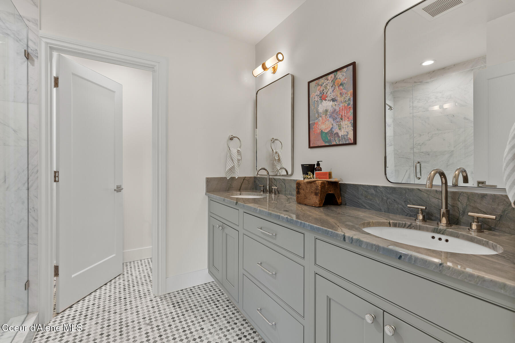 Coeur d'Alene, Idaho, 83814, United States, 4 Bedrooms Bedrooms, ,3 BathroomsBathrooms,Residential,For Sale,1977806