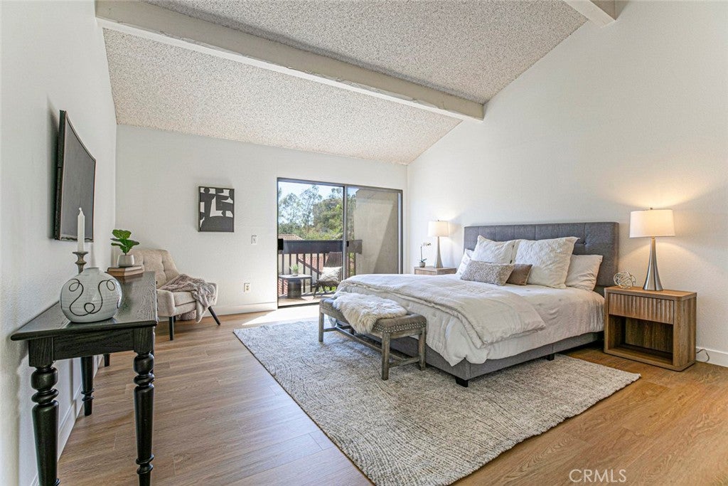 Glendale, California, 91206, United States, 2 Bedrooms Bedrooms, ,3 BathroomsBathrooms,Residential,For Sale,1941682