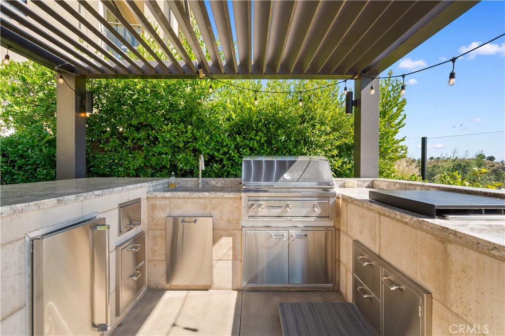 Irvine, California, 92602, United States, 5 Bedrooms Bedrooms, ,6 BathroomsBathrooms,Residential,For Sale,1982881