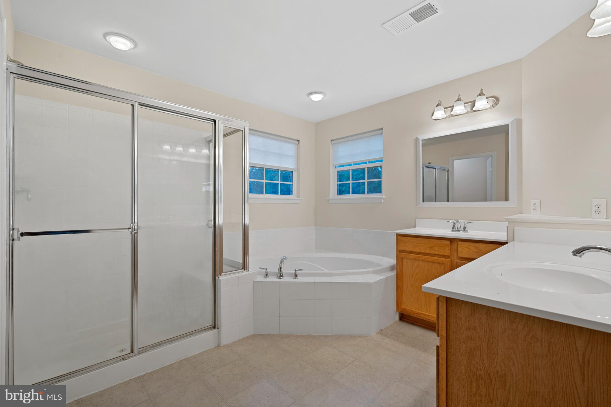 Waldorf, Maryland, 20603, United States, 5 Bedrooms Bedrooms, ,4 BathroomsBathrooms,Residential,For Sale,1914129