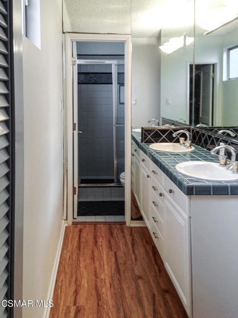Los Angeles, California, 90066, United States, ,Residential,For Sale,1898424