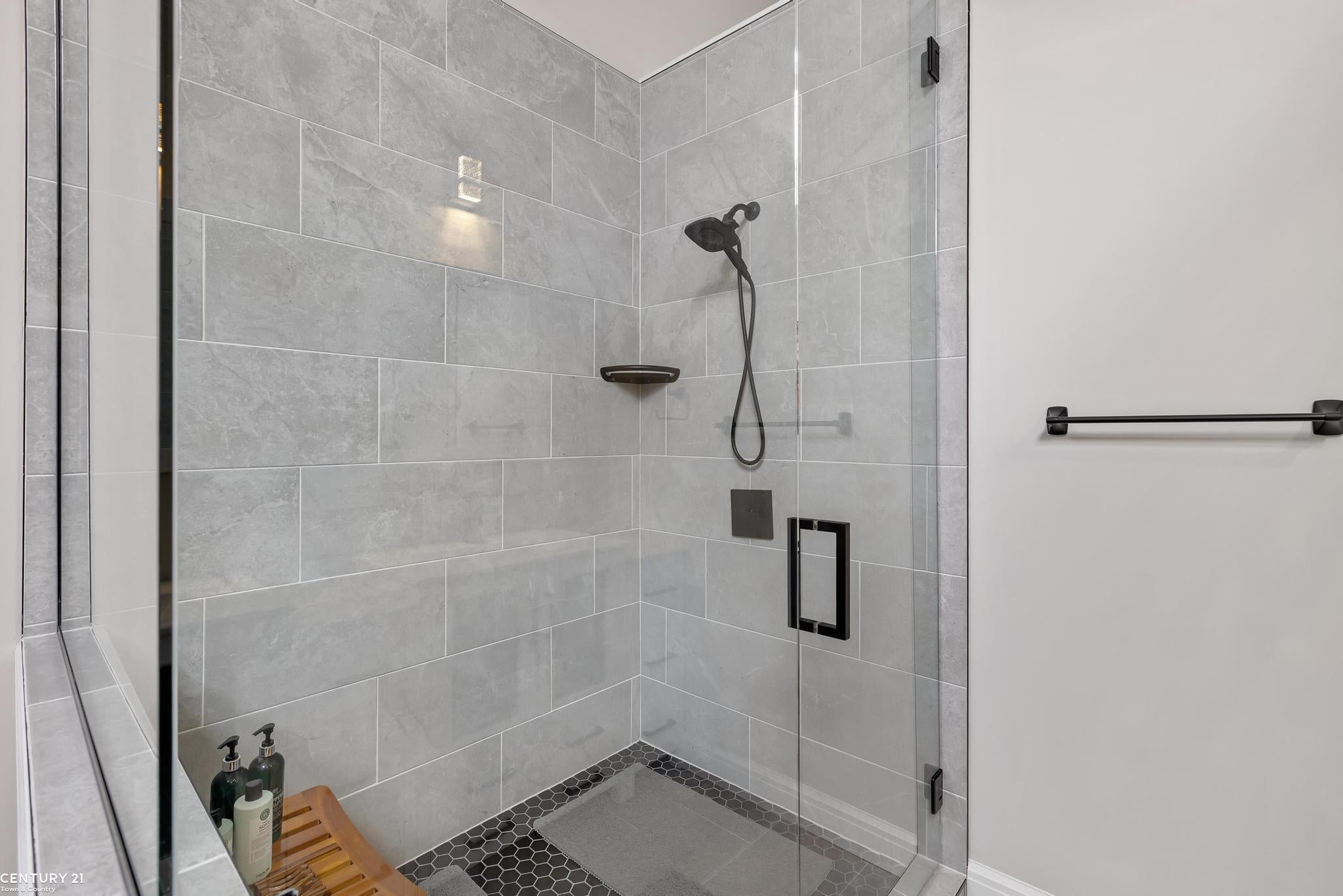 Harrison Twp, Michigan, 48045, United States, 2 Bedrooms Bedrooms, ,3 BathroomsBathrooms,Residential,For Sale,1850851
