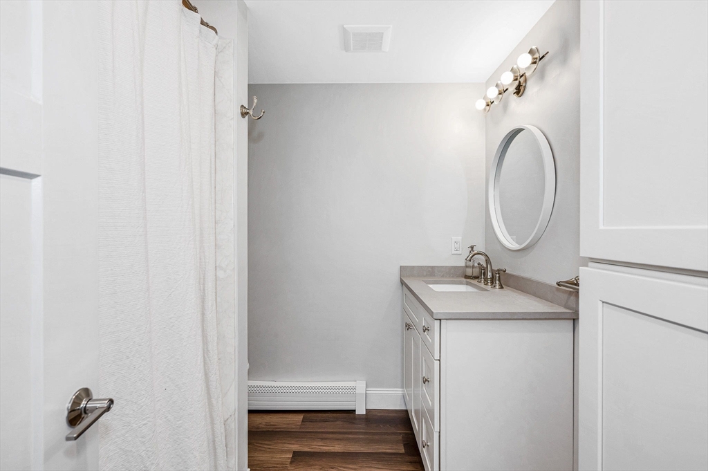 Groveland, Massachusetts, 01834, United States, 5 Bedrooms Bedrooms, ,3 BathroomsBathrooms,Residential,For Sale,1909322