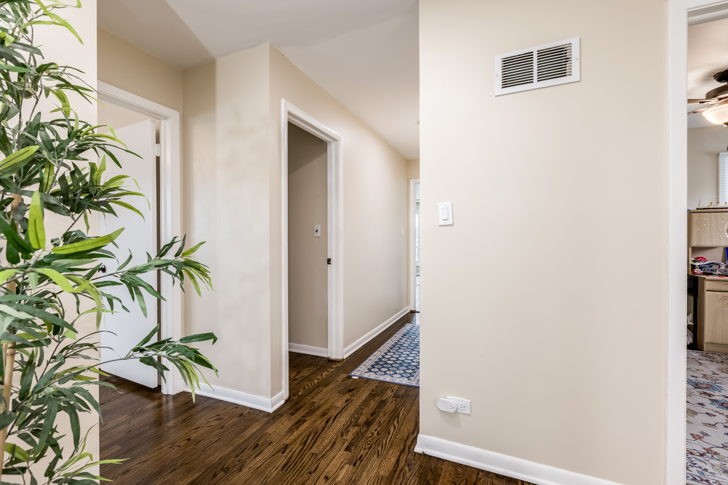 Morton Grove, Illinois, 60053, United States, 5 Bedrooms Bedrooms, ,3 BathroomsBathrooms,Residential,For Sale,1928760