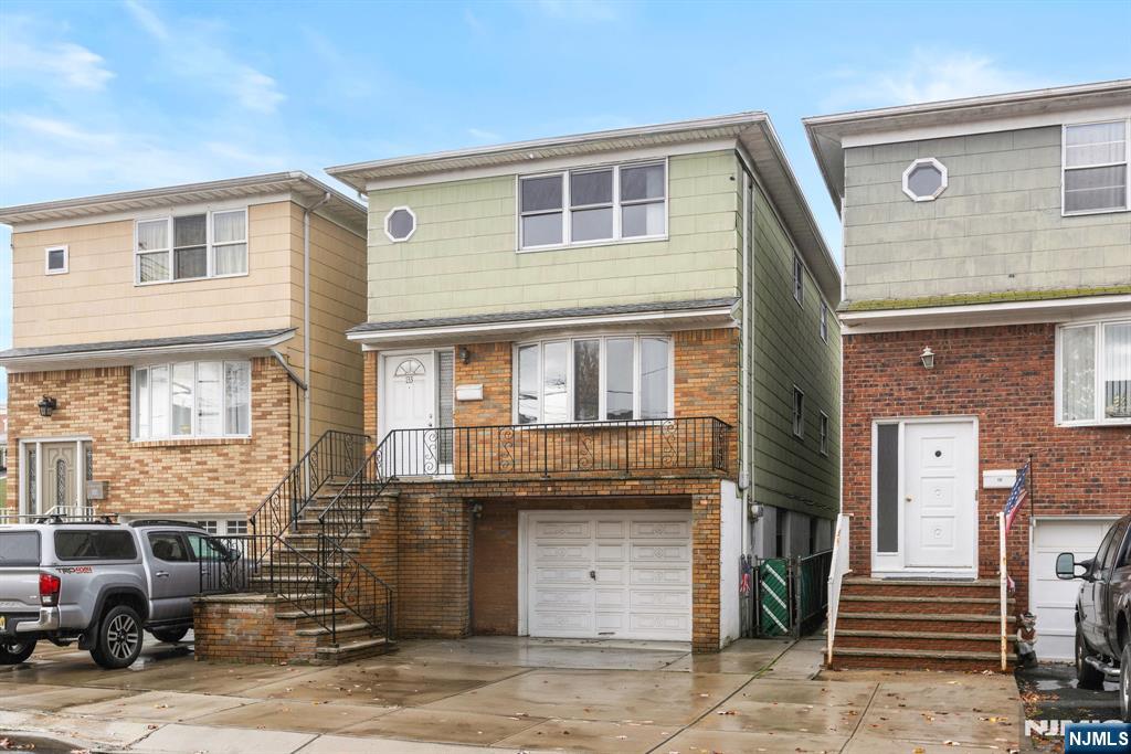 Harrison, New Jersey, 07029, United States, 6 Bedrooms Bedrooms, ,2 BathroomsBathrooms,Residential,For Sale,1992098