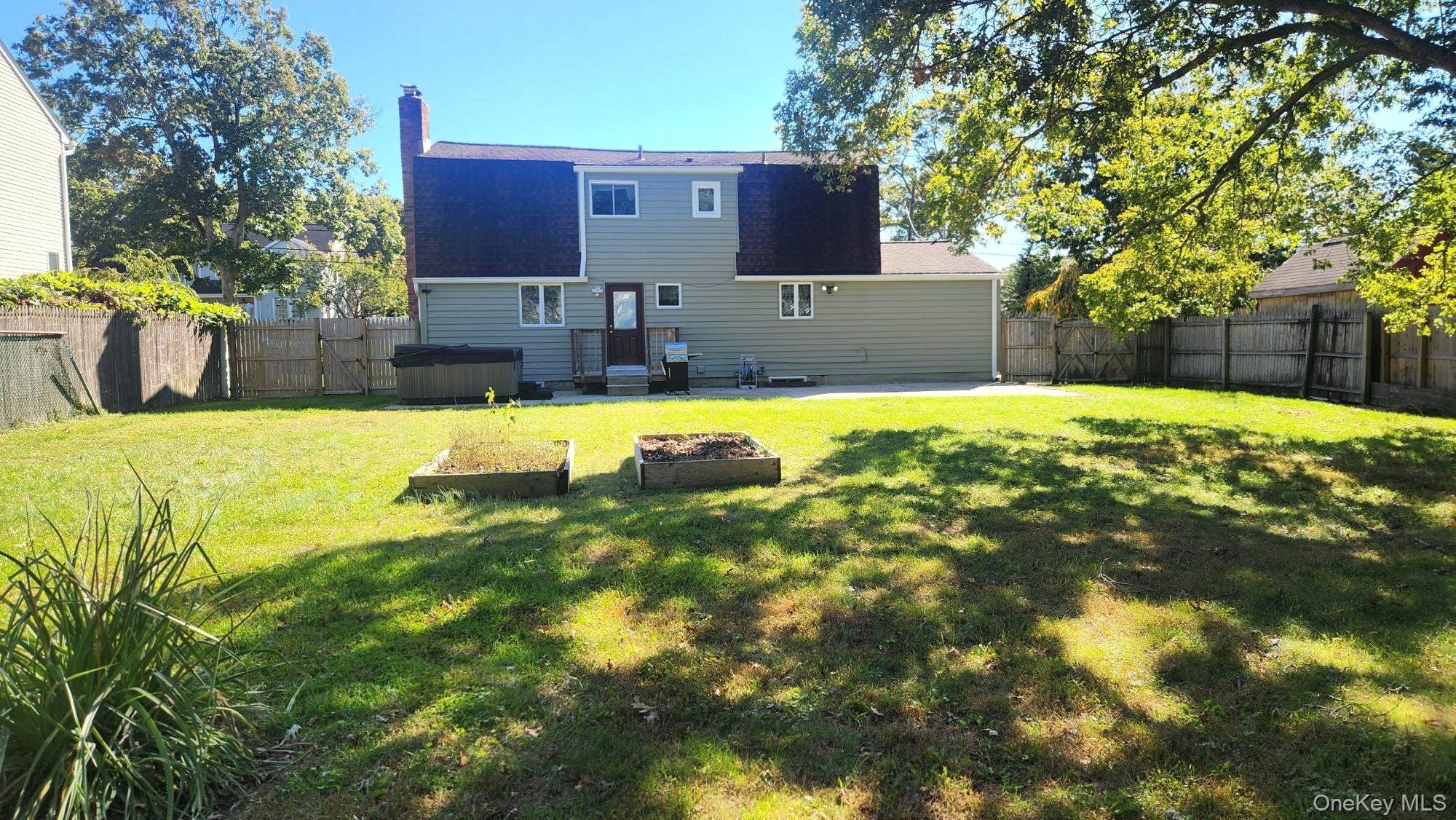 Ronkonkoma, New York, 11779, United States, 4 Bedrooms Bedrooms, ,3 BathroomsBathrooms,Residential,For Sale,1987838