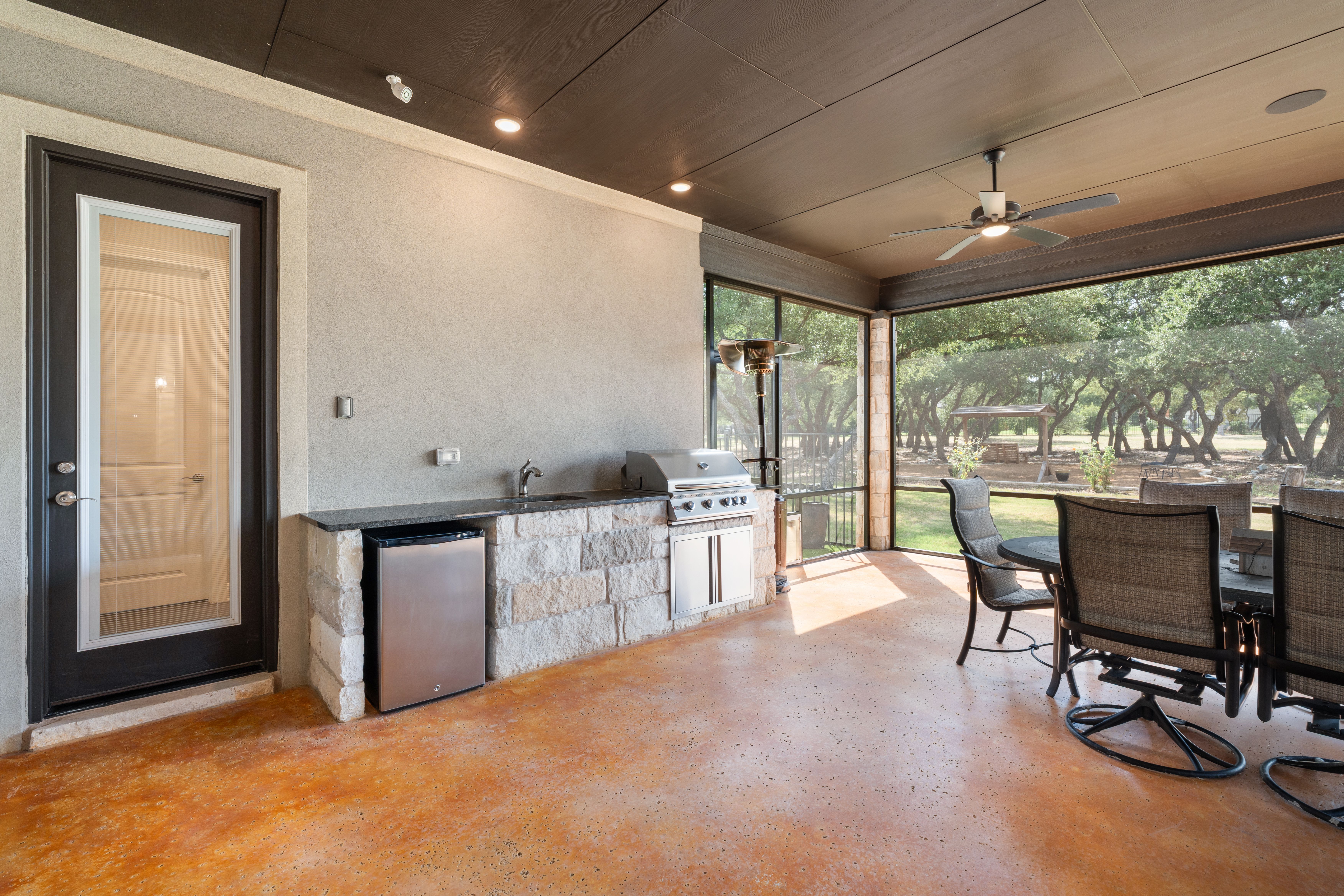  Versatile Living on 1+ Acres - 物件實景