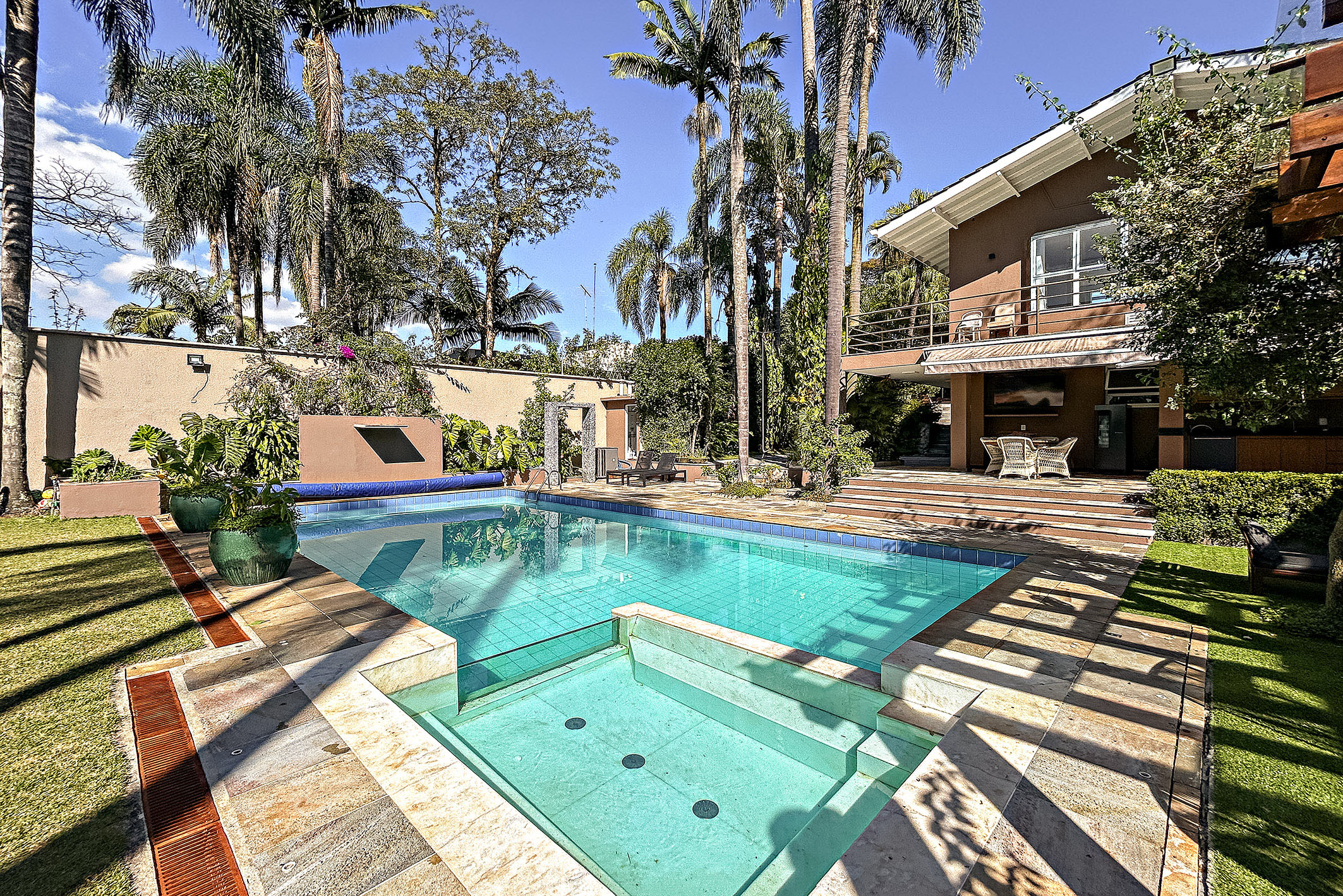  Family Residence with Garden and Pool near Parque do Cordeiro - 物件實景