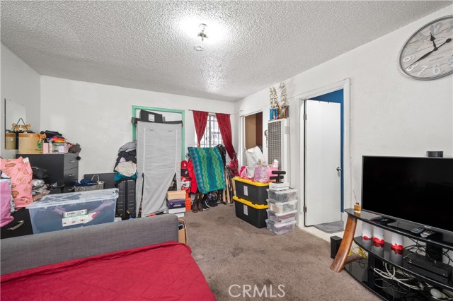 Los Angeles, California, 90044, United States, 2 Bedrooms Bedrooms, ,Residential,For Sale,1869360