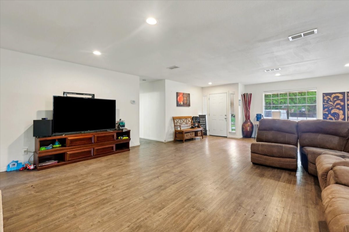 Southlake, Texas, 76092, United States, 3 Bedrooms Bedrooms, ,2 BathroomsBathrooms,Residential,For Sale,1795273