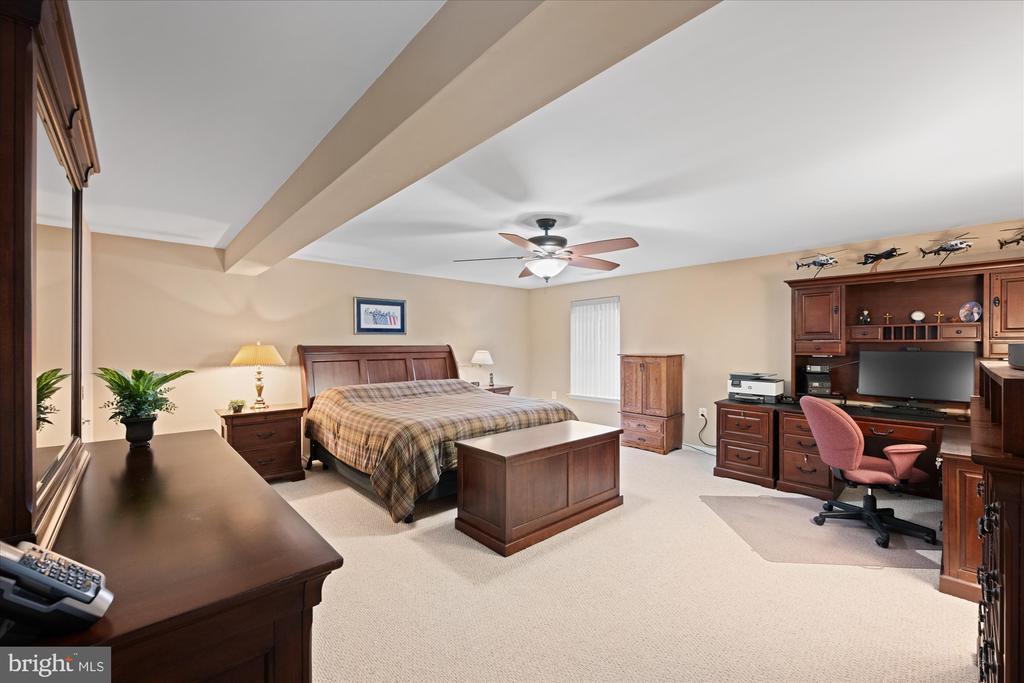 Leesburg, Virginia, 20175, United States, 5 Bedrooms Bedrooms, ,4 BathroomsBathrooms,Residential,For Sale,1987401