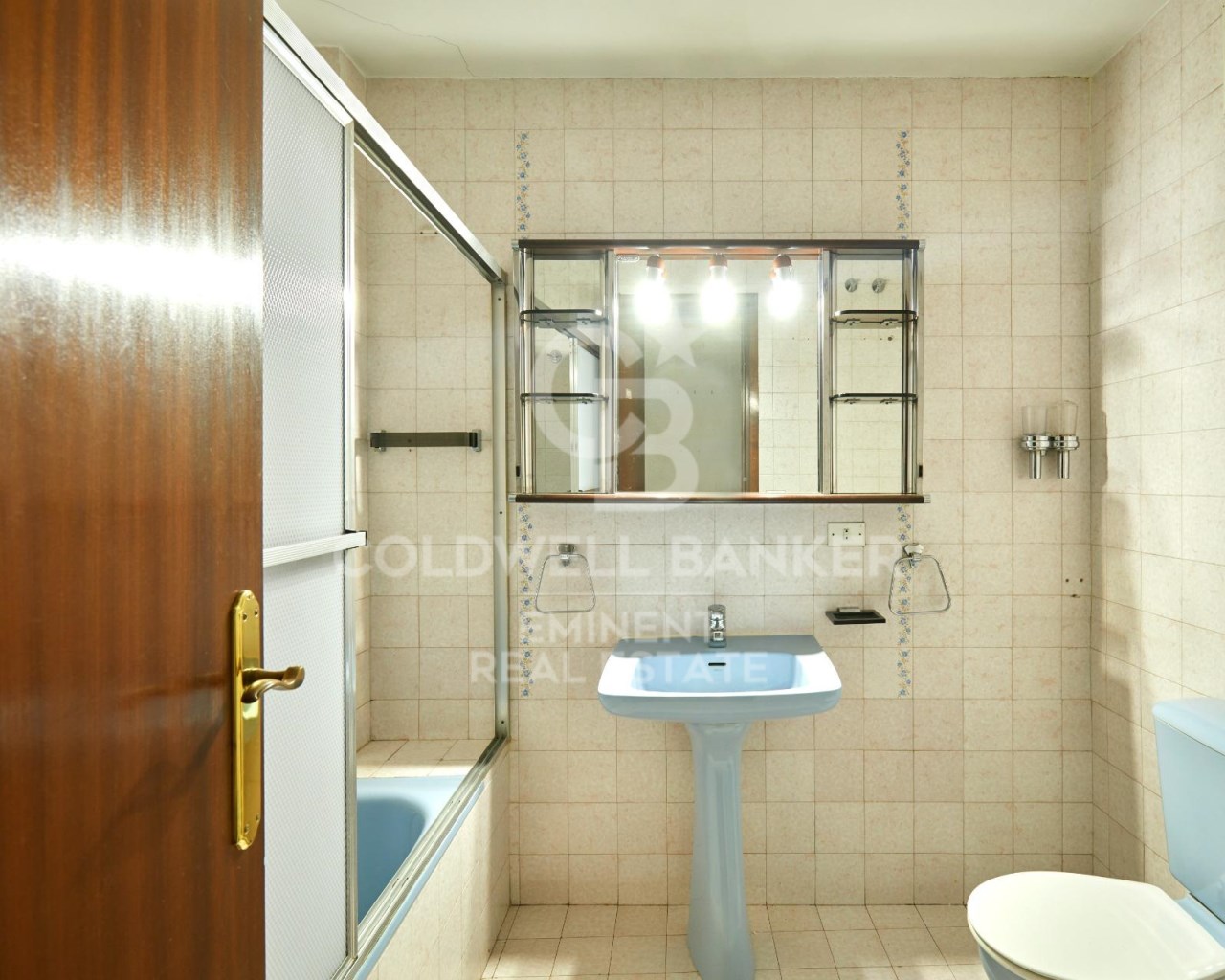 Barcelona, Catalonia, ES, 4 Bedrooms Bedrooms, ,2 BathroomsBathrooms,Residential,For Sale,1838082