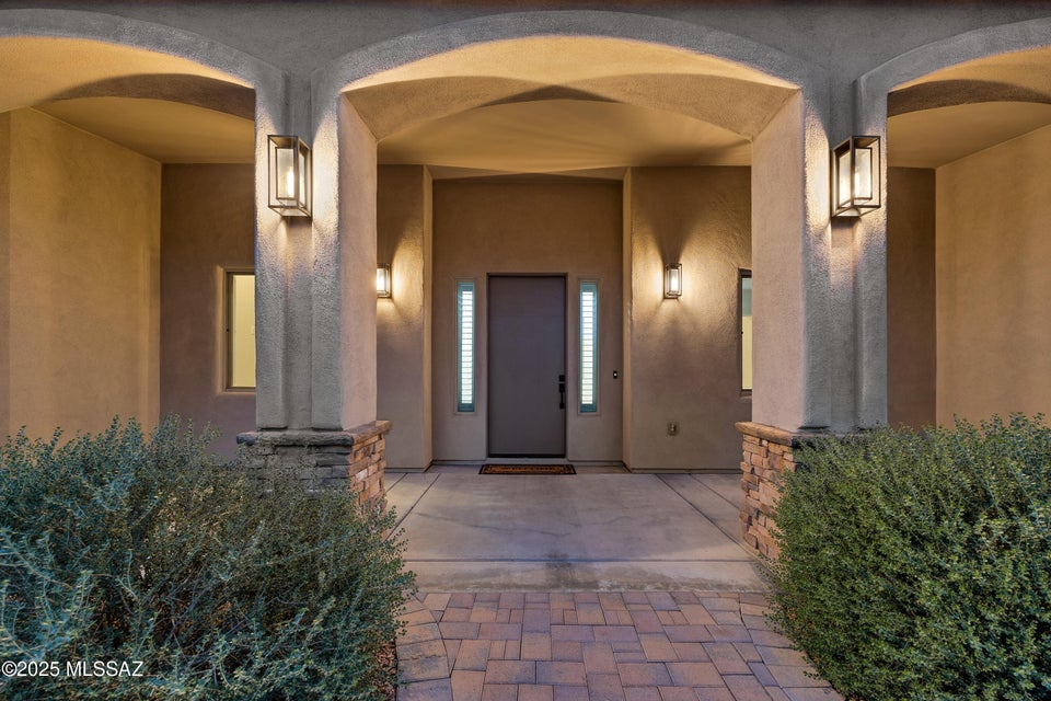 Oro Valley, Arizona, 85742, United States, 4 Bedrooms Bedrooms, ,4 BathroomsBathrooms,Residential,For Sale,1978963