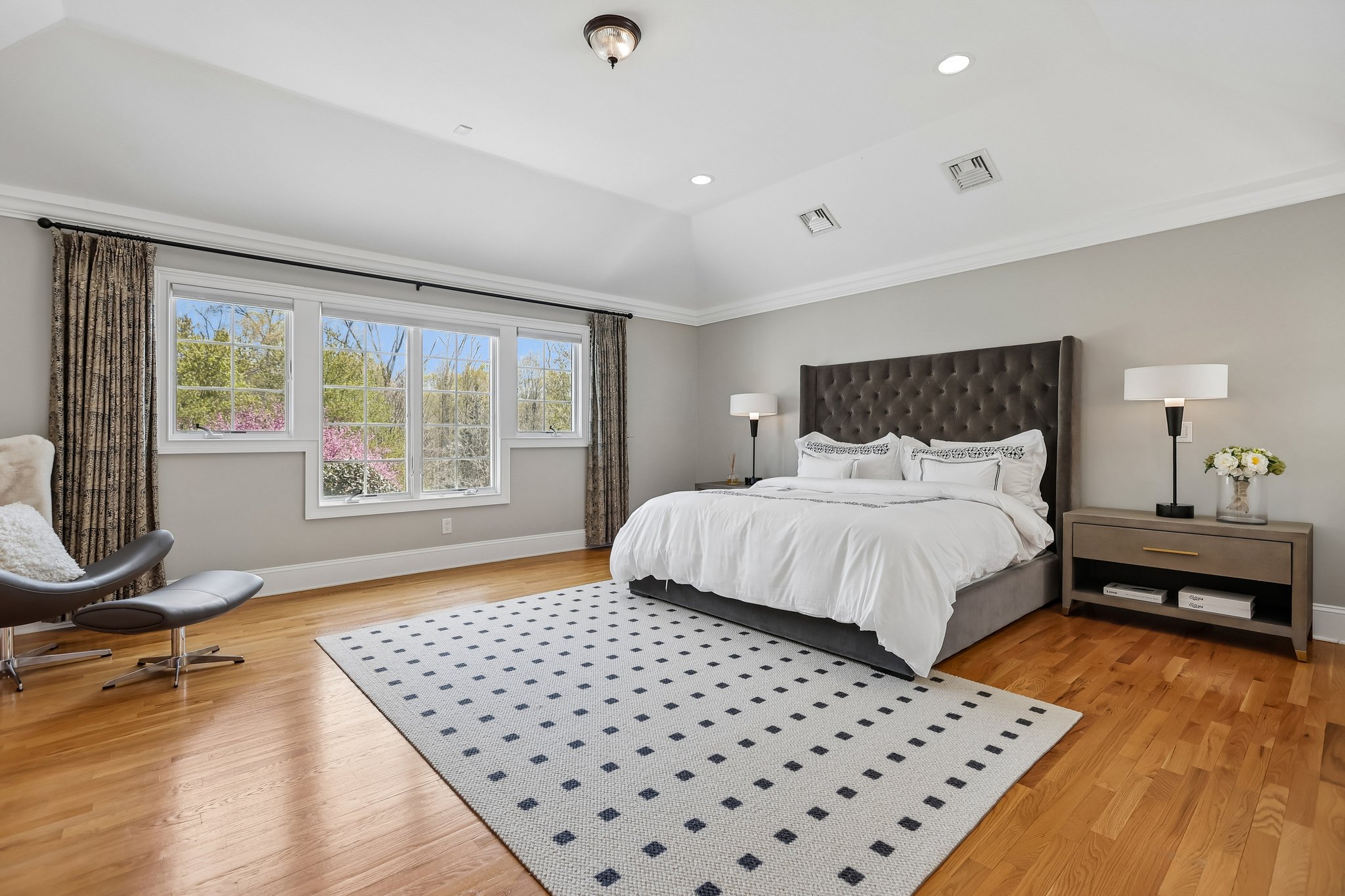  Stunning Belle Mead Estate with Private Theater, Gym, and Designer Finishes - 物件實景