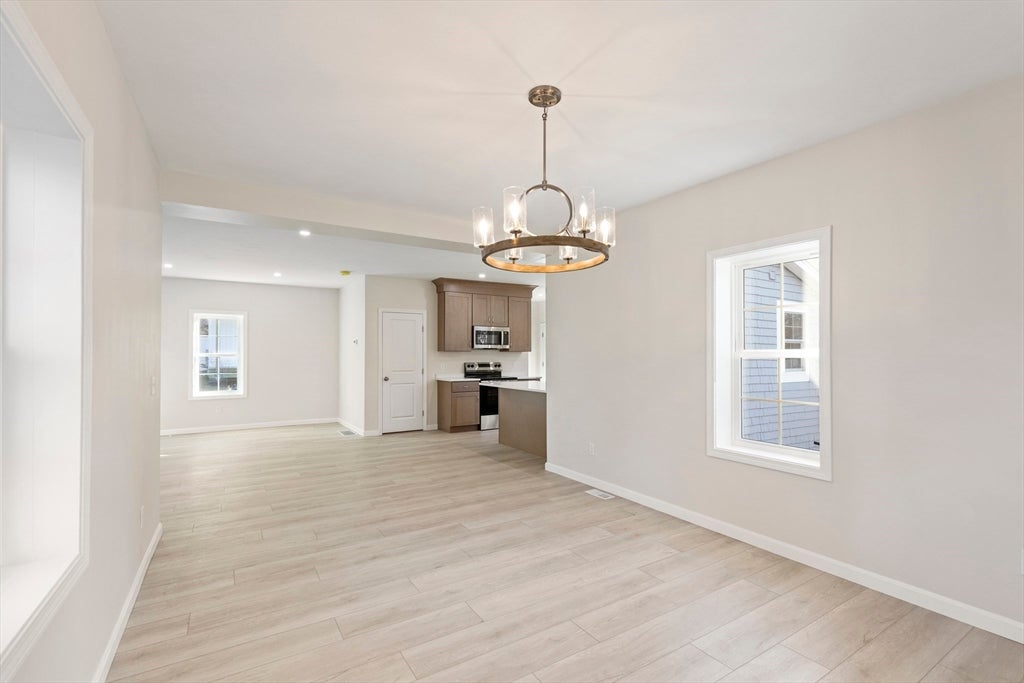 Plymouth, Massachusetts, 02360, United States, 3 Bedrooms Bedrooms, ,2 BathroomsBathrooms,Residential,For Sale,2049436