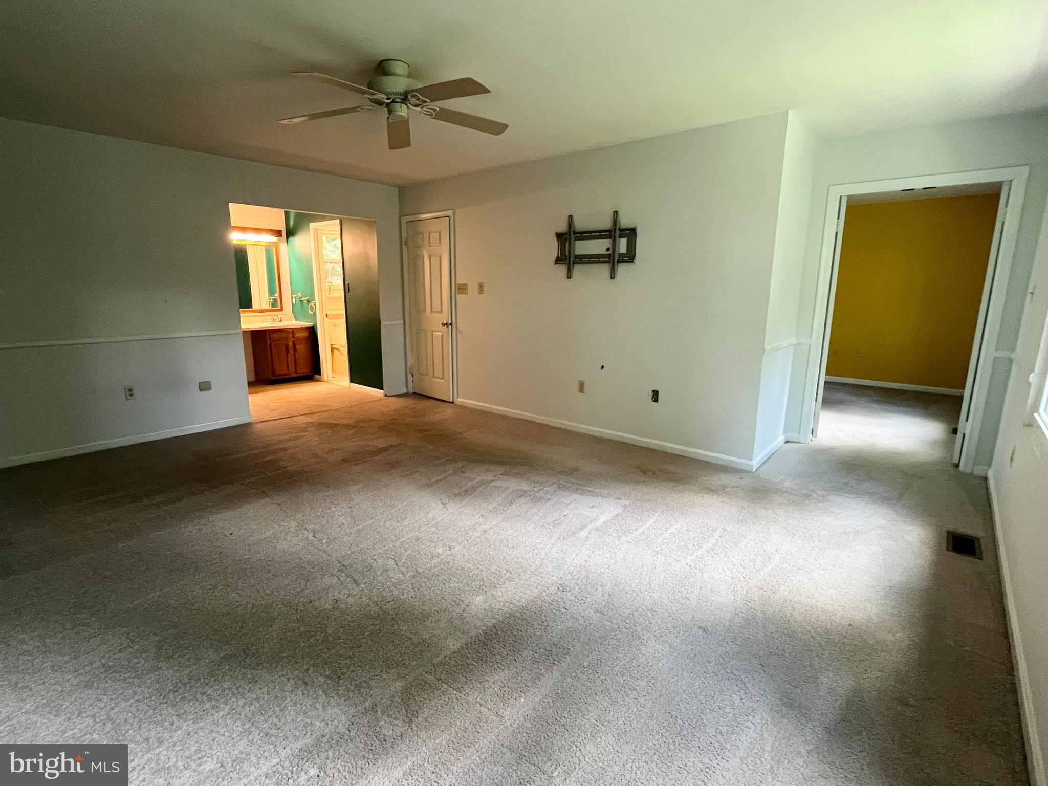 Owings, Maryland, 20736, United States, 5 Bedrooms Bedrooms, ,4 BathroomsBathrooms,Residential,For Sale,1943168