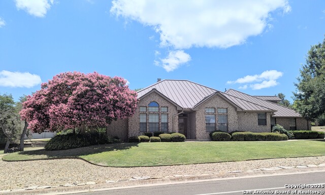 Kerrville, Texas, 78028, United States, 3 Bedrooms Bedrooms, ,3 BathroomsBathrooms,Residential,For Sale,1982669