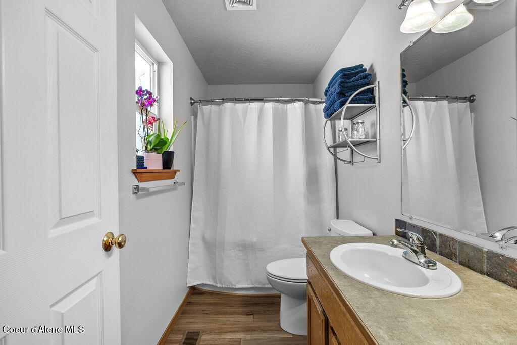 Post Falls, Idaho, 83854, United States, 4 Bedrooms Bedrooms, ,3 BathroomsBathrooms,Residential,For Sale,1870945
