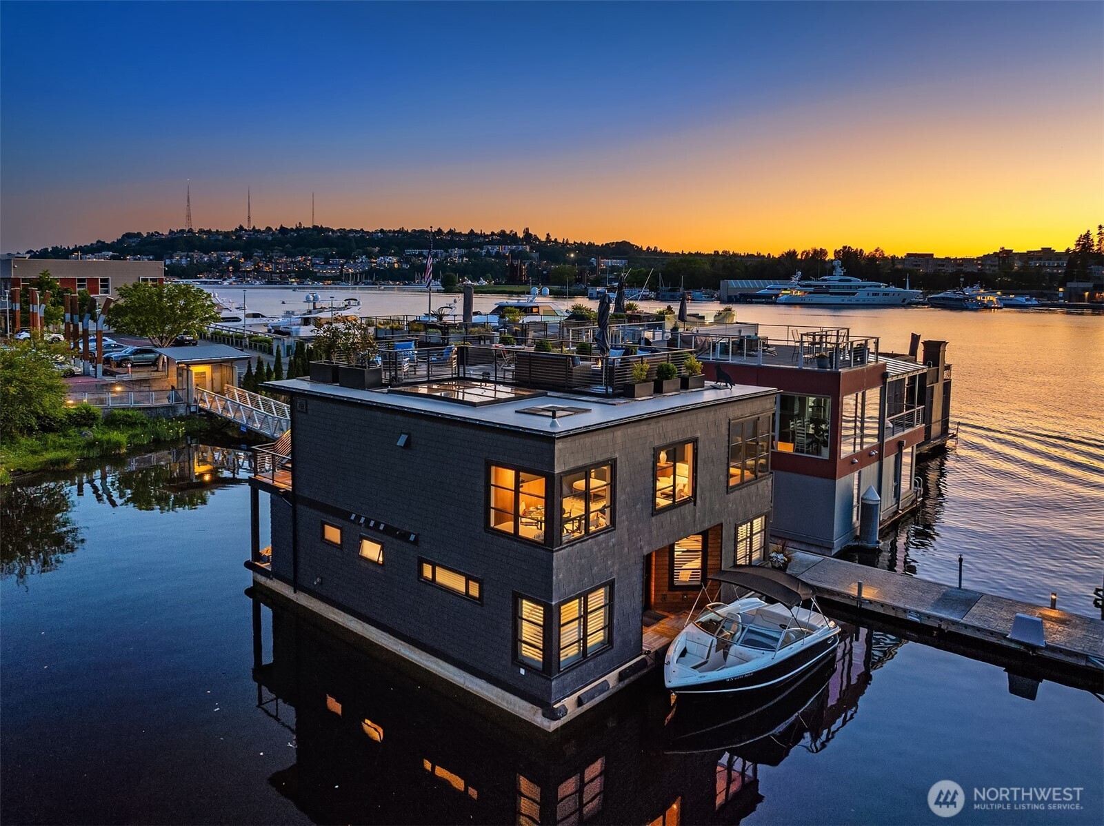 Seattle, Washington, 98102, United States, 3 Bedrooms Bedrooms, ,2 BathroomsBathrooms,Residential,For Sale,1807048