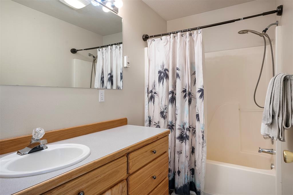 Polson, Montana, 59860, United States, 3 Bedrooms Bedrooms, ,3 BathroomsBathrooms,Residential,For Sale,1888121