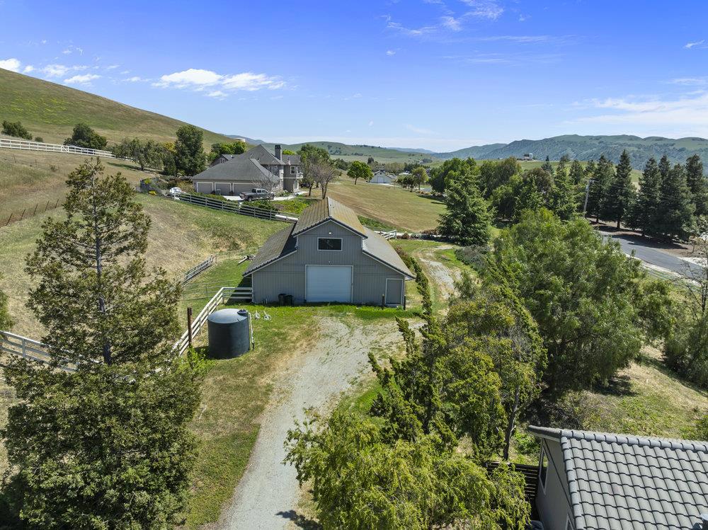 Tres Pinos, California, 95075, United States, 3 Bedrooms Bedrooms, ,3 BathroomsBathrooms,Residential,For Sale,1988626