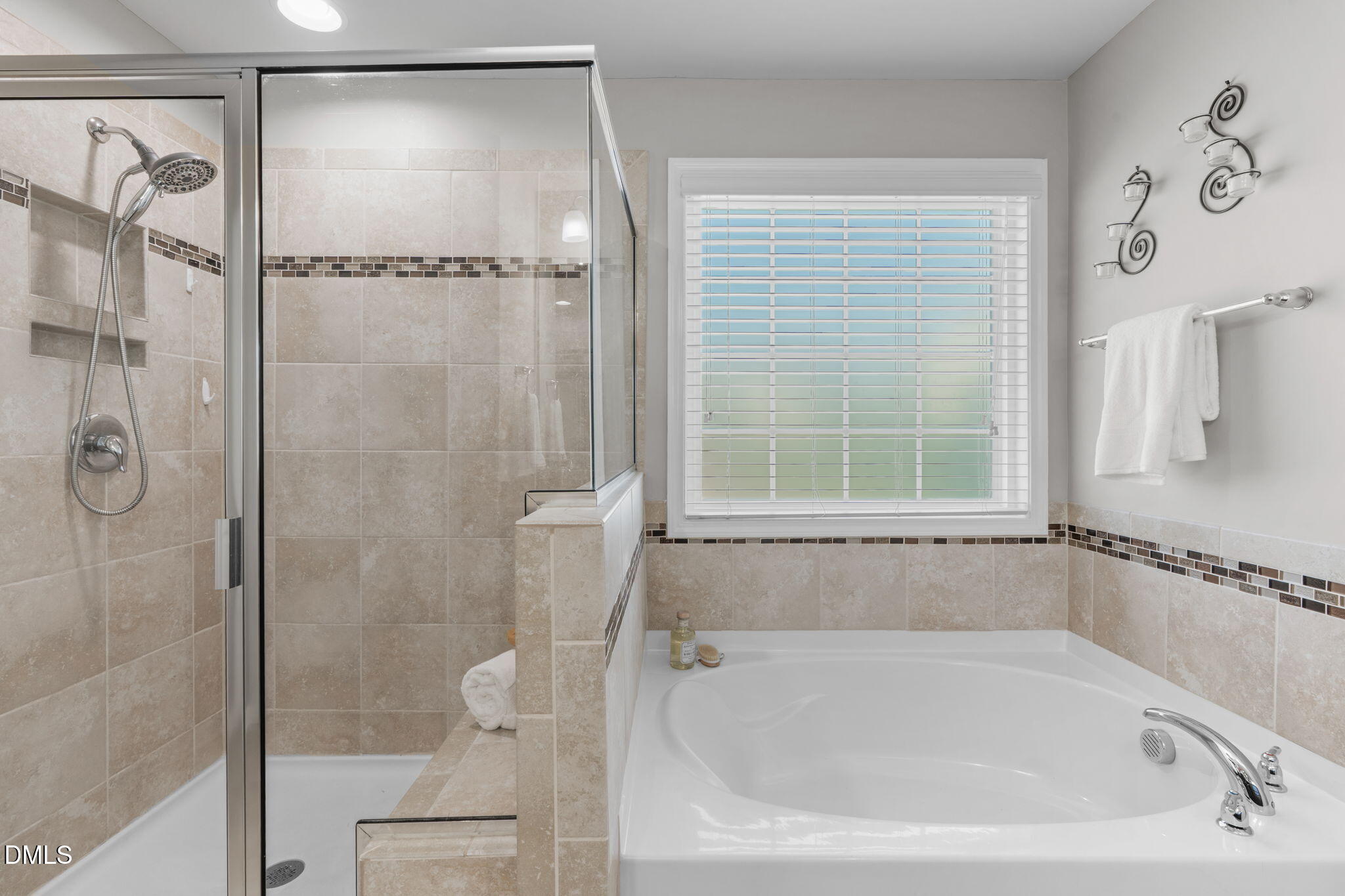 Clayton, North Carolina, 27527, United States, 5 Bedrooms Bedrooms, ,4 BathroomsBathrooms,Residential,For Sale,1969461