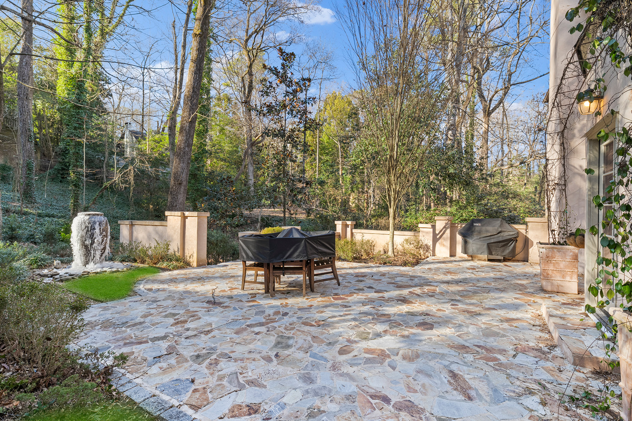  Inspired Architecture Meets Thoughtful Design at this Rare, Private, Double Lot - 物件實景