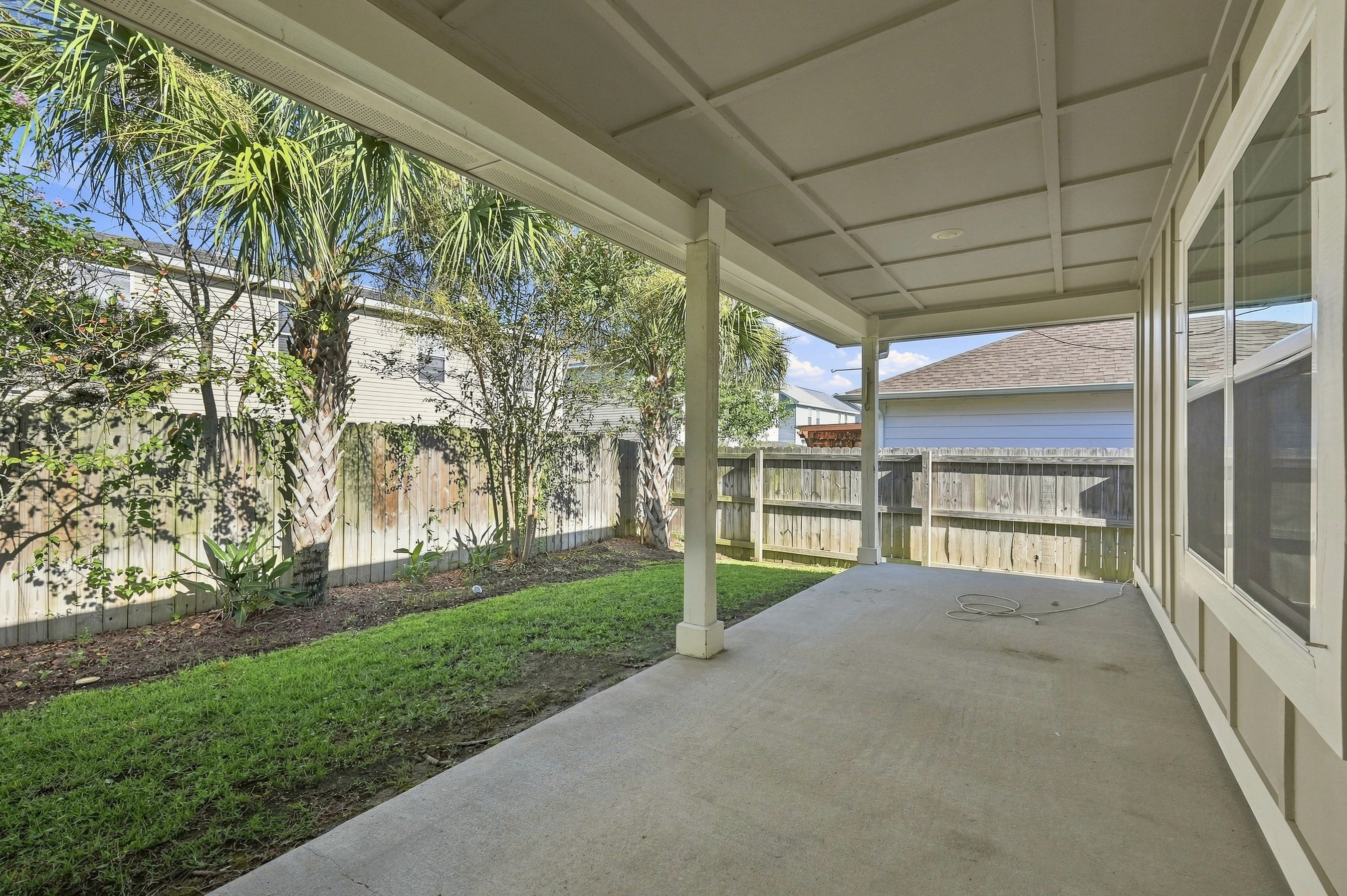  Newer Construction With Rear Yard Near Navarre Beach - 物件實景
