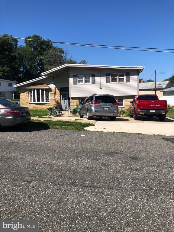 Philadelphia, Pennsylvania, 19115, United States, 4 Bedrooms Bedrooms, ,3 BathroomsBathrooms,Residential,For Sale,1913362