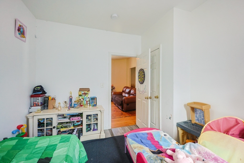 Lowell, Massachusetts, 01854, United States, 9 Bedrooms Bedrooms, ,3 BathroomsBathrooms,Residential,For Sale,1926214