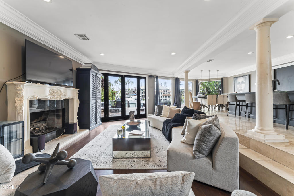Ventura, California, 93001, United States, 5 Bedrooms Bedrooms, ,3 BathroomsBathrooms,Residential,For Sale,1839007