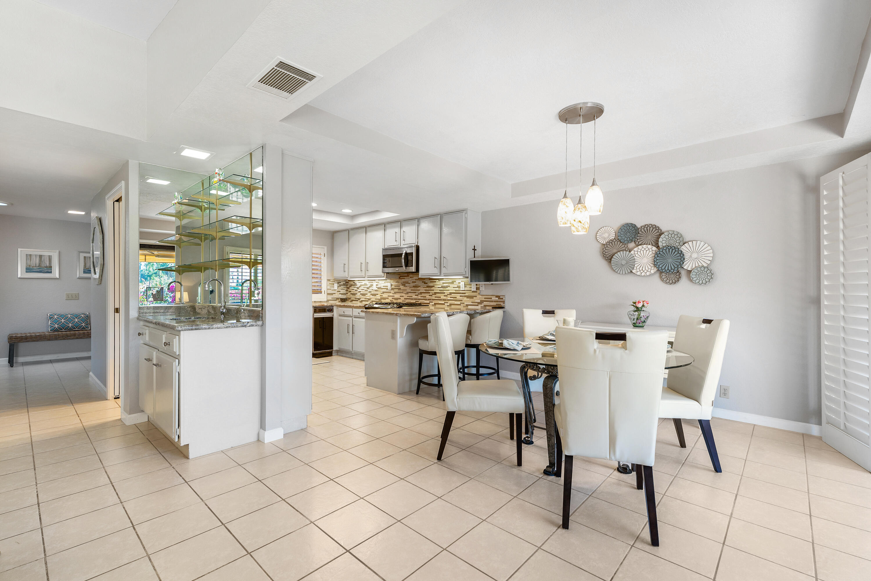 Palm Desert, California, 92260, United States, 3 Bedrooms Bedrooms, ,2 BathroomsBathrooms,Residential,For Sale,1991585