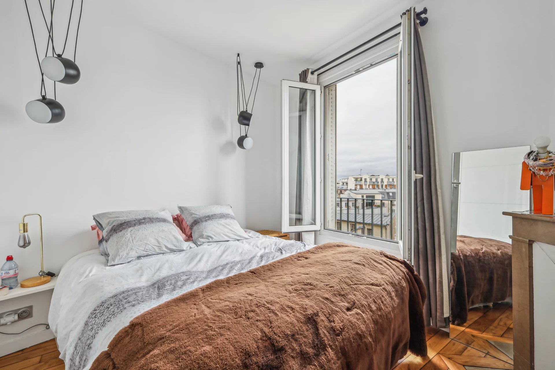 Boulogne-Billancourt, Île-de-France, 92100, FR, 2 Bedrooms Bedrooms, ,2 BathroomsBathrooms,Residential,For Sale,1668545