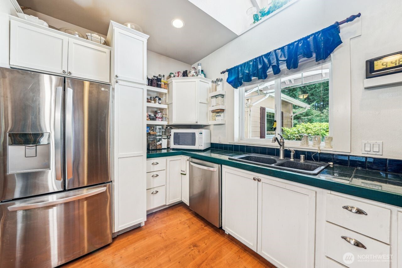 Anderson Island, Washington, 98303, United States, 3 Bedrooms Bedrooms, ,2 BathroomsBathrooms,Residential,For Sale,1908522