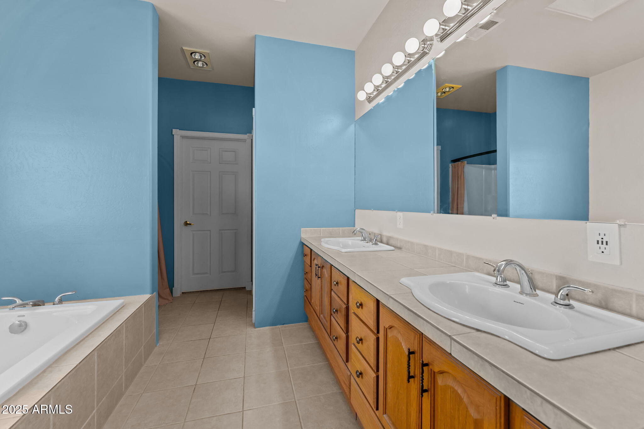 Morristown, Arizona, 85342, United States, 5 Bedrooms Bedrooms, ,4 BathroomsBathrooms,Residential,For Sale,1887145