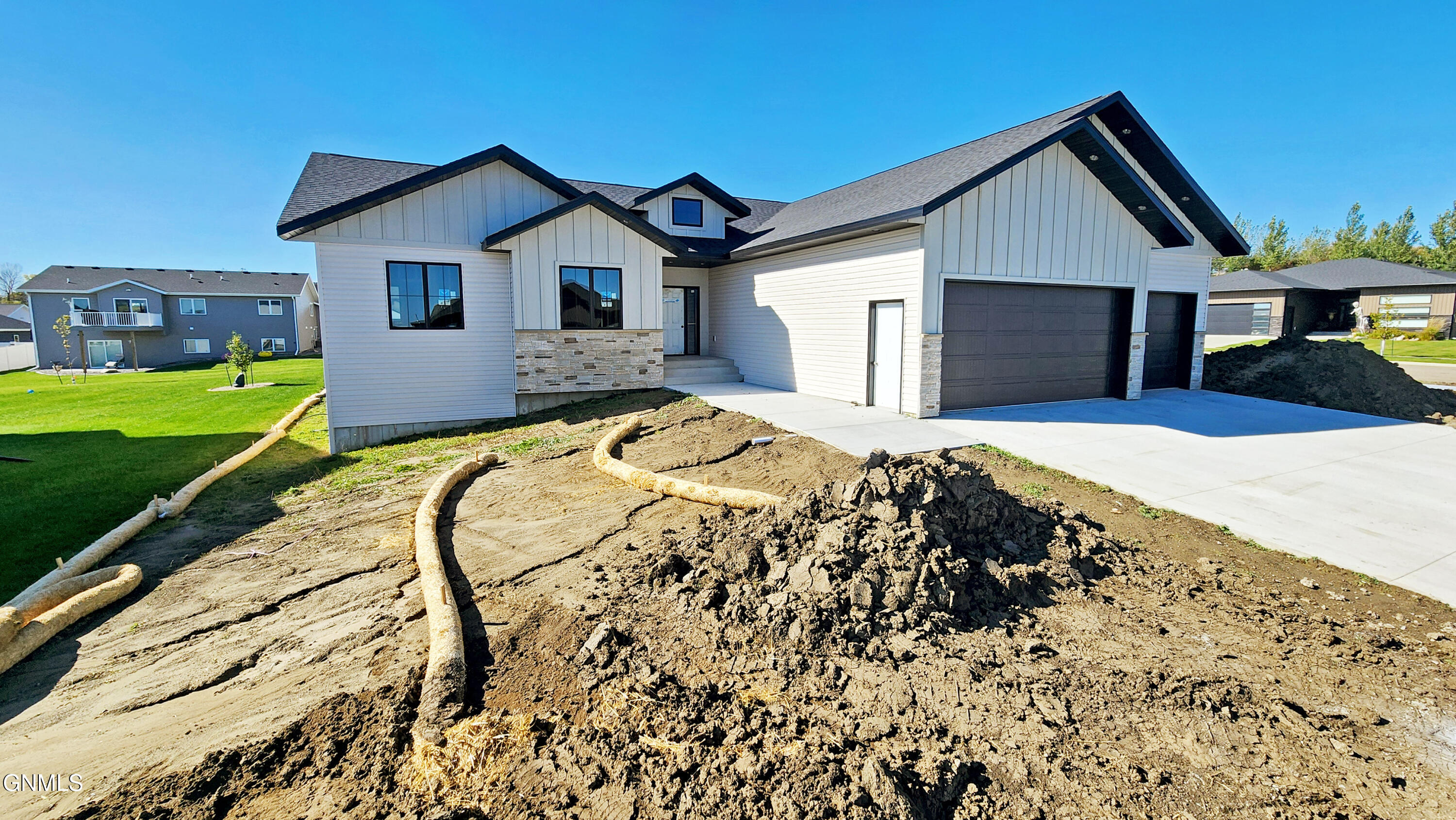 Bismarck, North Dakota, 58503, United States, 3 Bedrooms Bedrooms, ,2 BathroomsBathrooms,Residential,For Sale,1982246