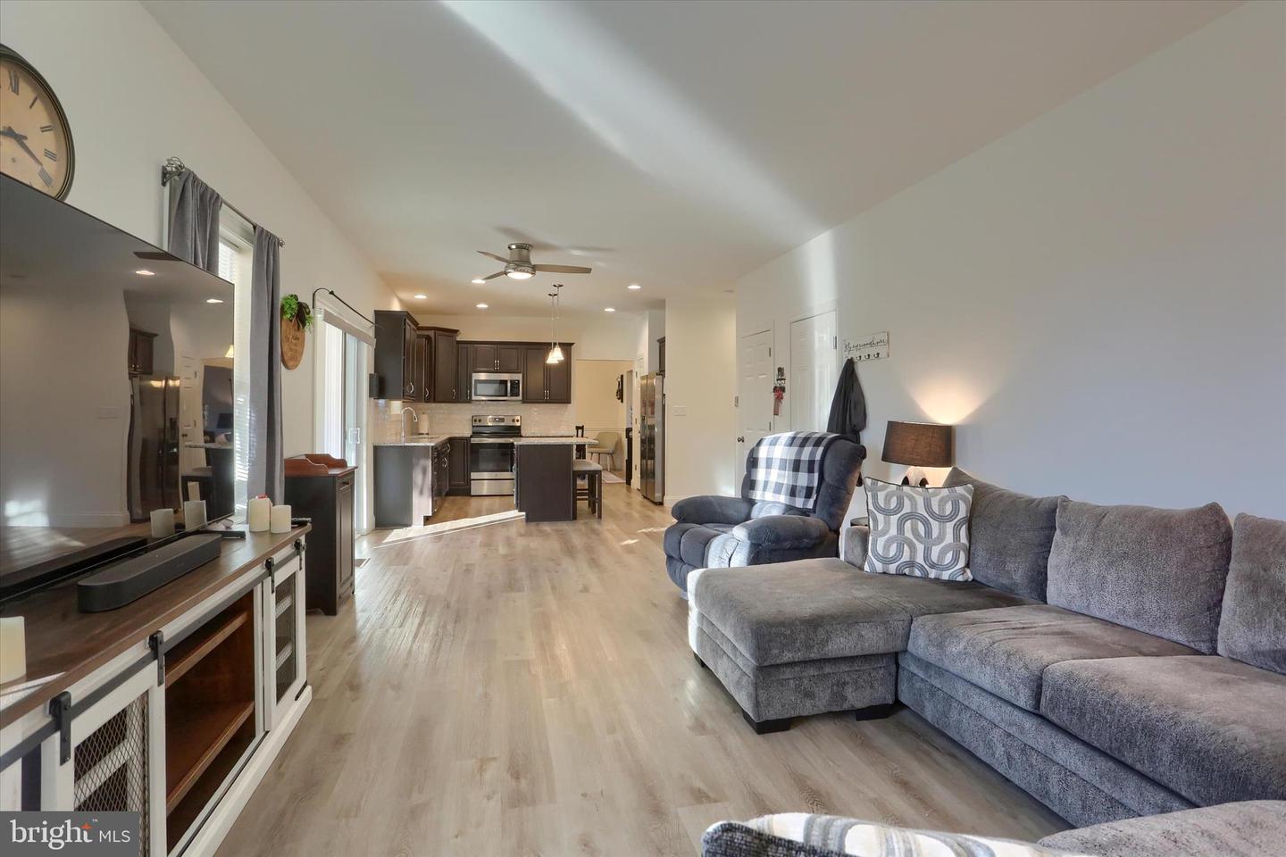 Etters, Pennsylvania, 17319, United States, 5 Bedrooms Bedrooms, ,4 BathroomsBathrooms,Residential,For Sale,1992939